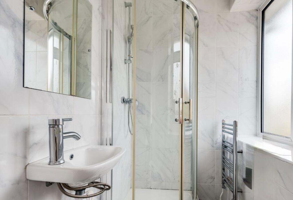 bathroom angle 2