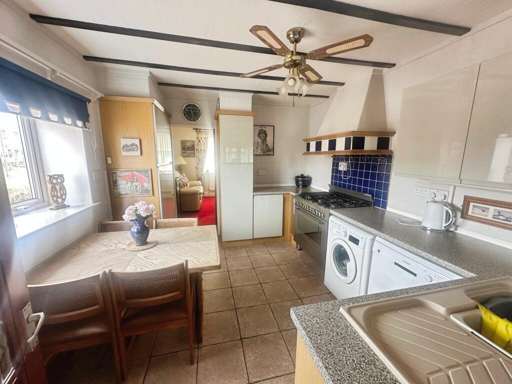 Breakfast/Kitchen