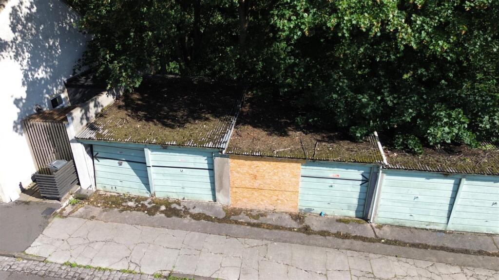 Garage 8 - 7 - Kensington Road