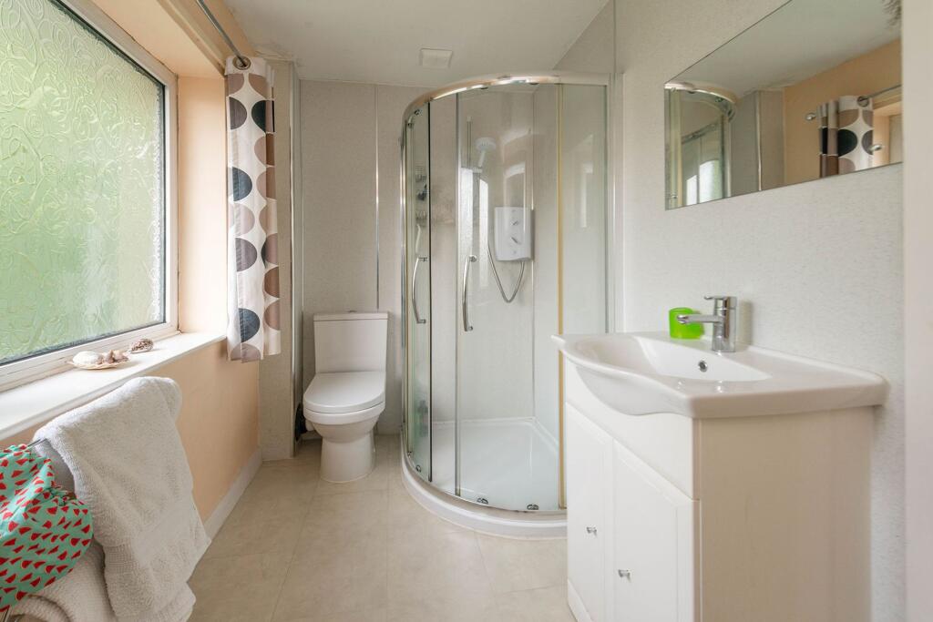 BEDROOMS ANS BATHROOMS