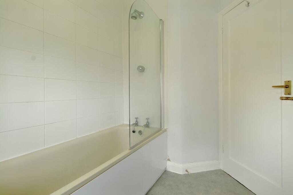 7.bathroom (2).jpg