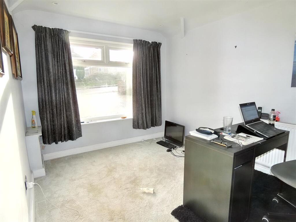 P1050428 (Large).jpg