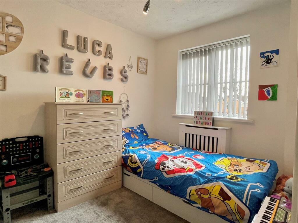Bedroom c.jpg