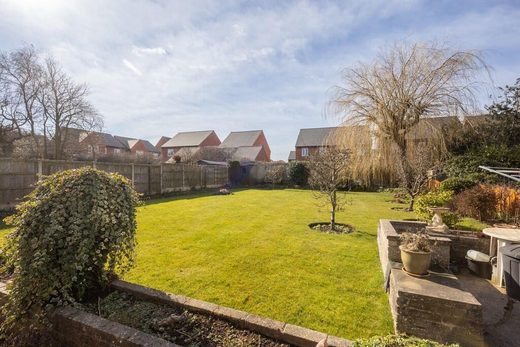 14 Paddock Cl - 0...