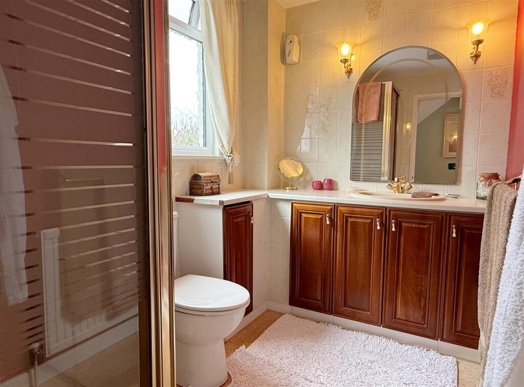 En Suite 1.JPG