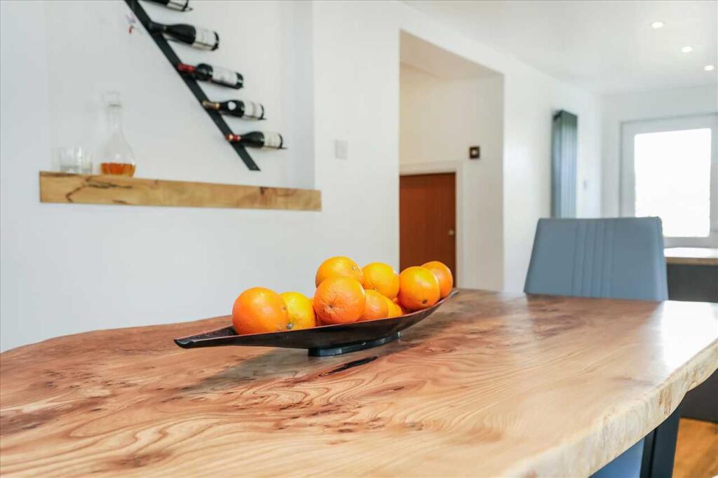 Dining Area (2)