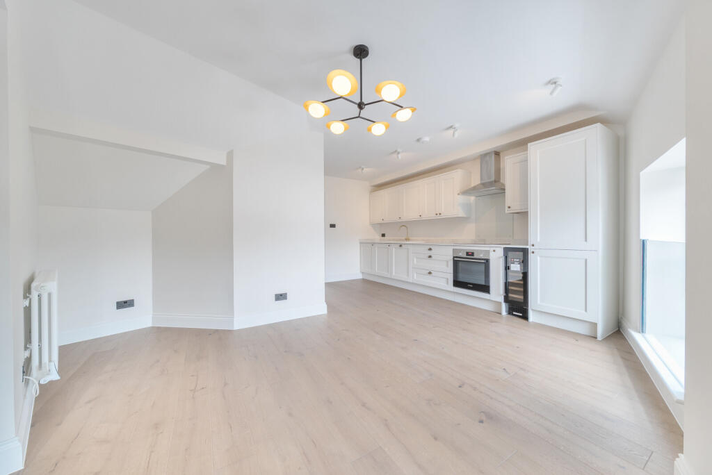Sitting Room/Kitchen
