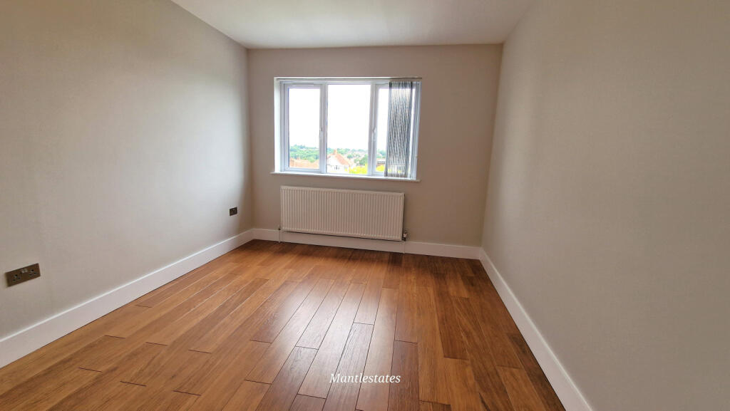 REAR BEDROOM