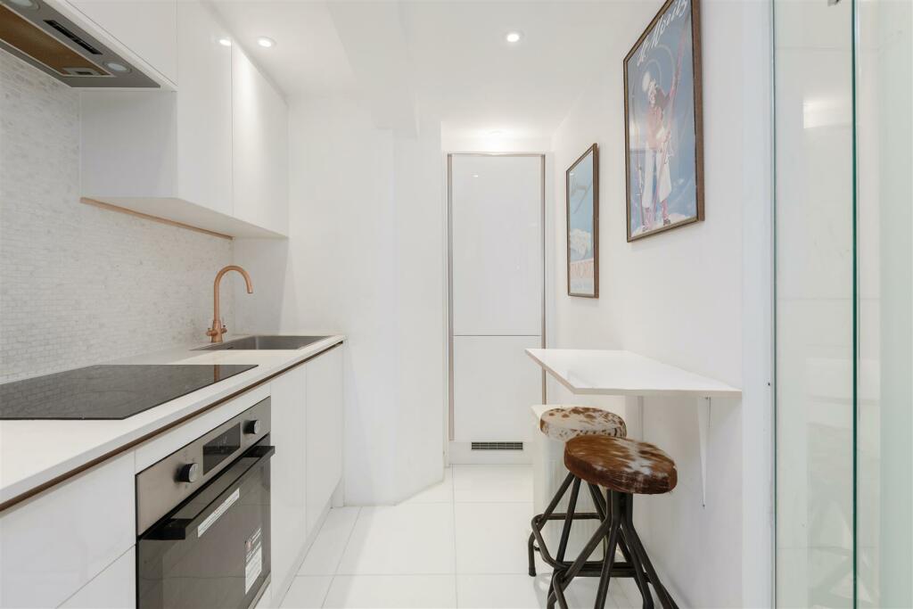 LFF 62 Cadogan Square Hi-8.jpg