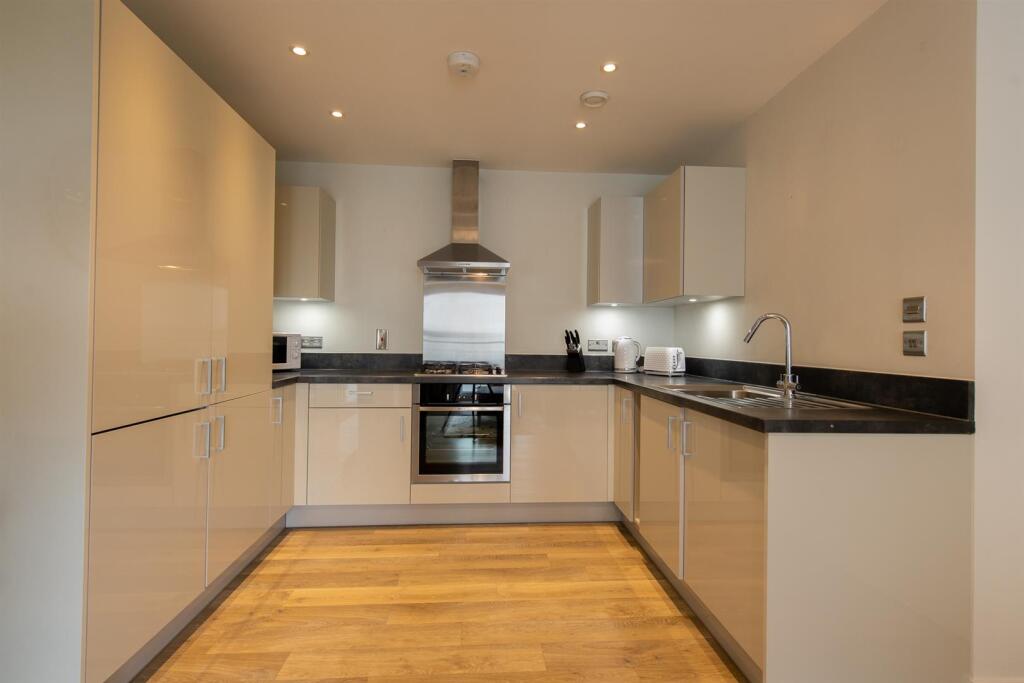 Flat49_Crawley-6.jpg