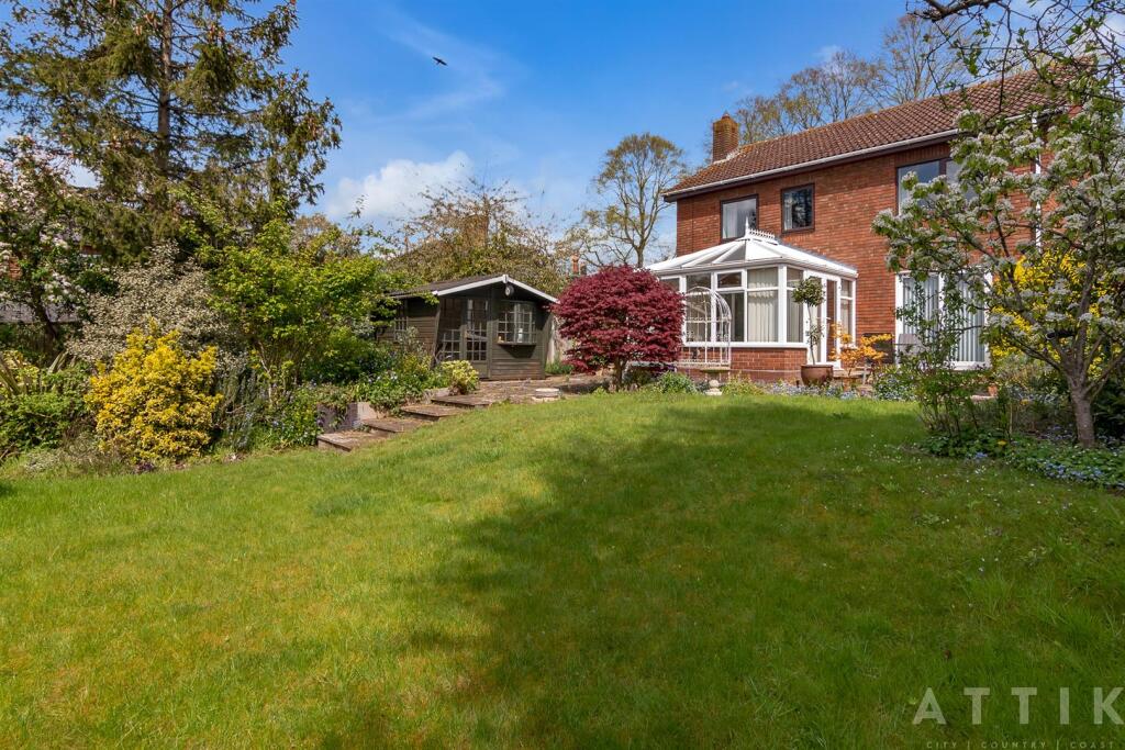 57 Holton Road Halesworth IP19 8HQ (14).jpg