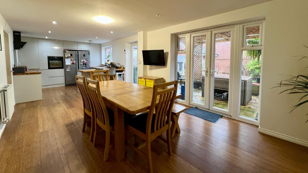 Kitchen / Diner
