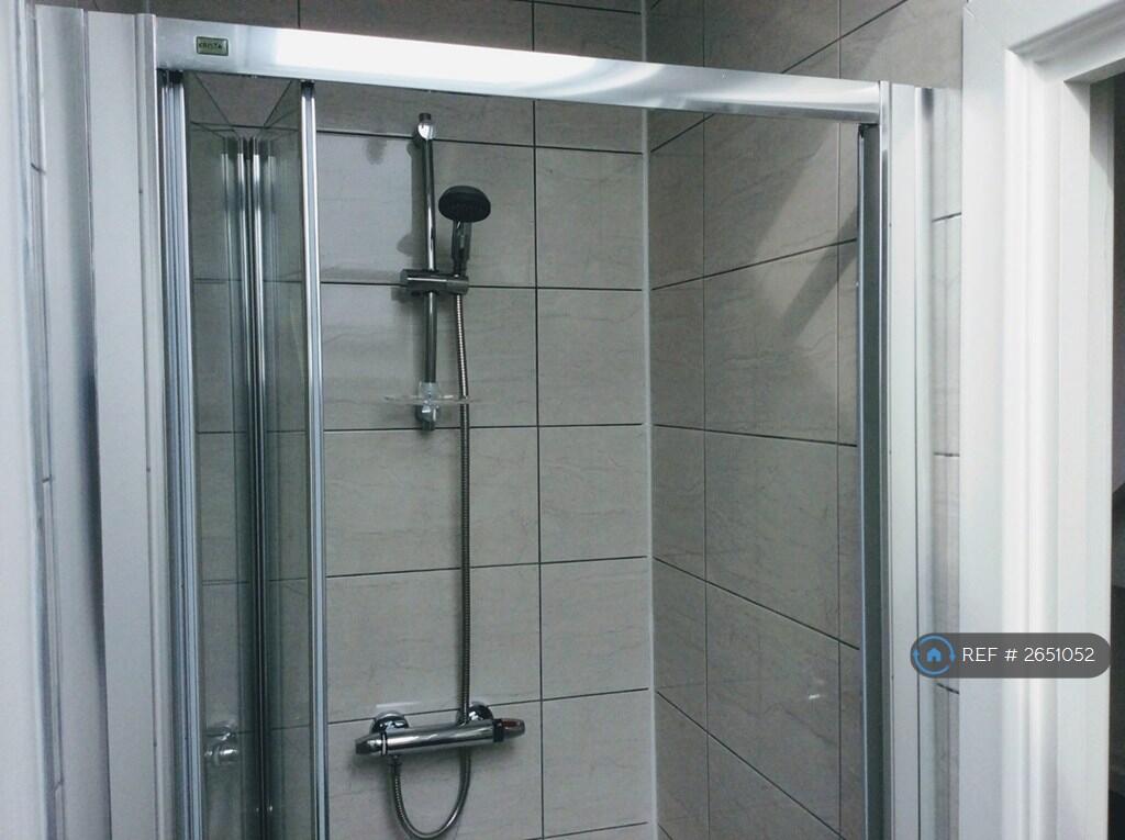 En-Suite Bathroom