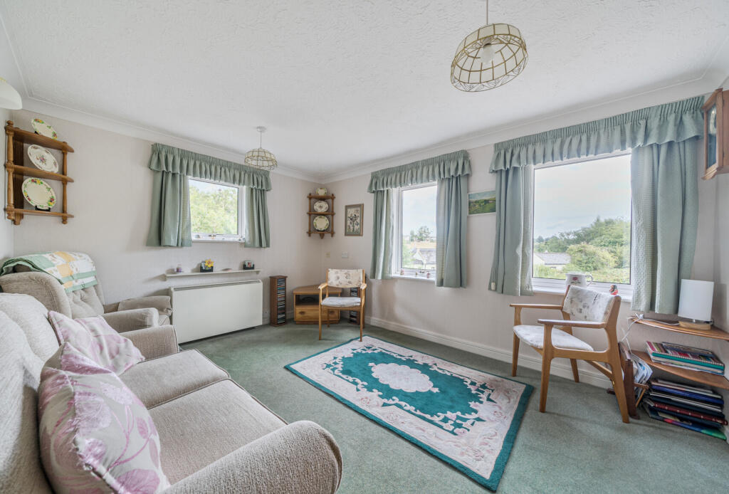 1328322-7-688a3f9...