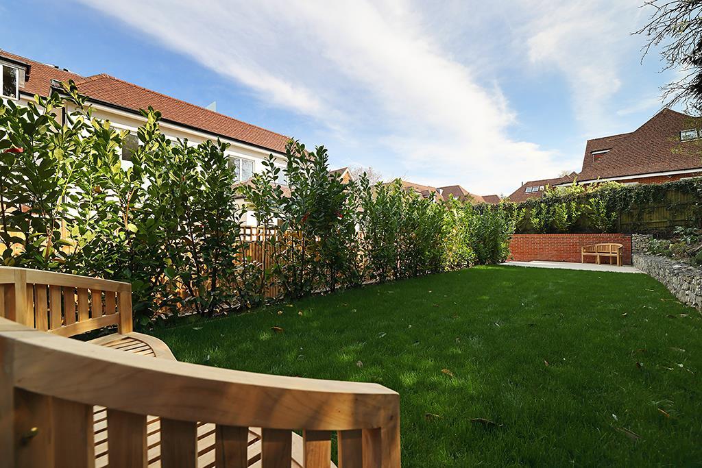 1-CobhamRd-Apts-Ext+CommunalAreas-7920.jpg
