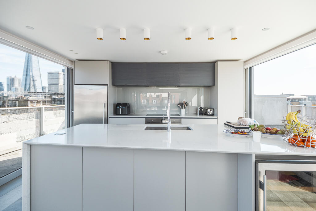 1 TRUNDLE STREET (31).jpg