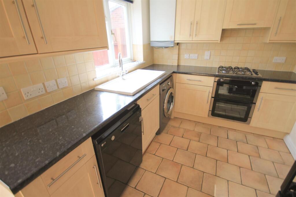 Kitchen 3.jpg