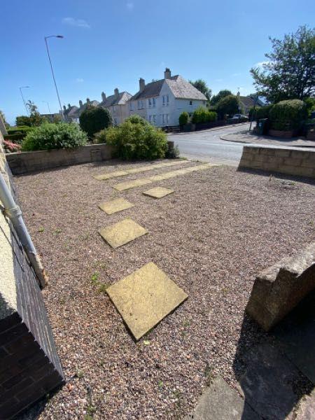 05 - Front garden.jpg