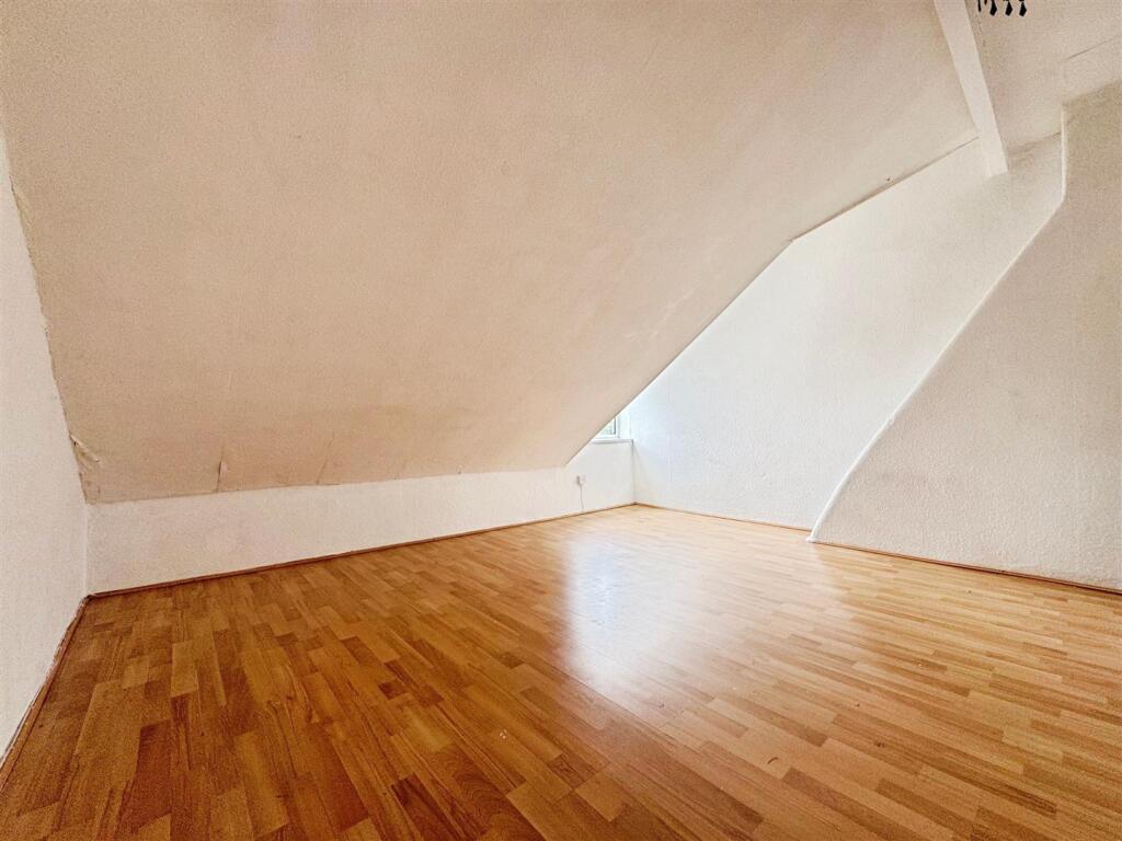 6a2c06da--476F-B133-32A74B505884-12865-00000540020