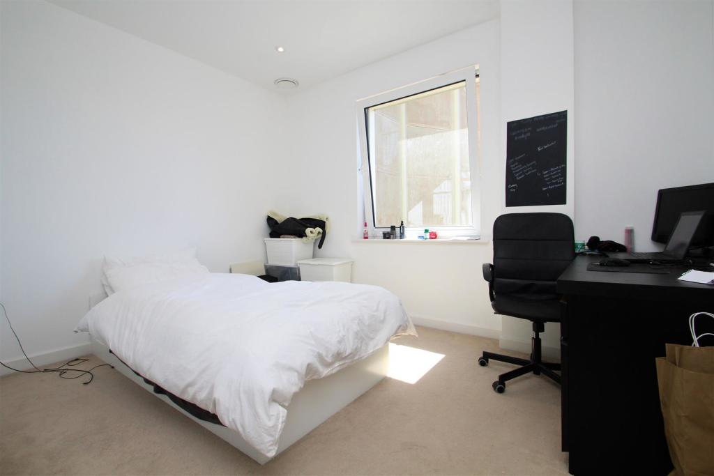 Bedroom 1.JPG