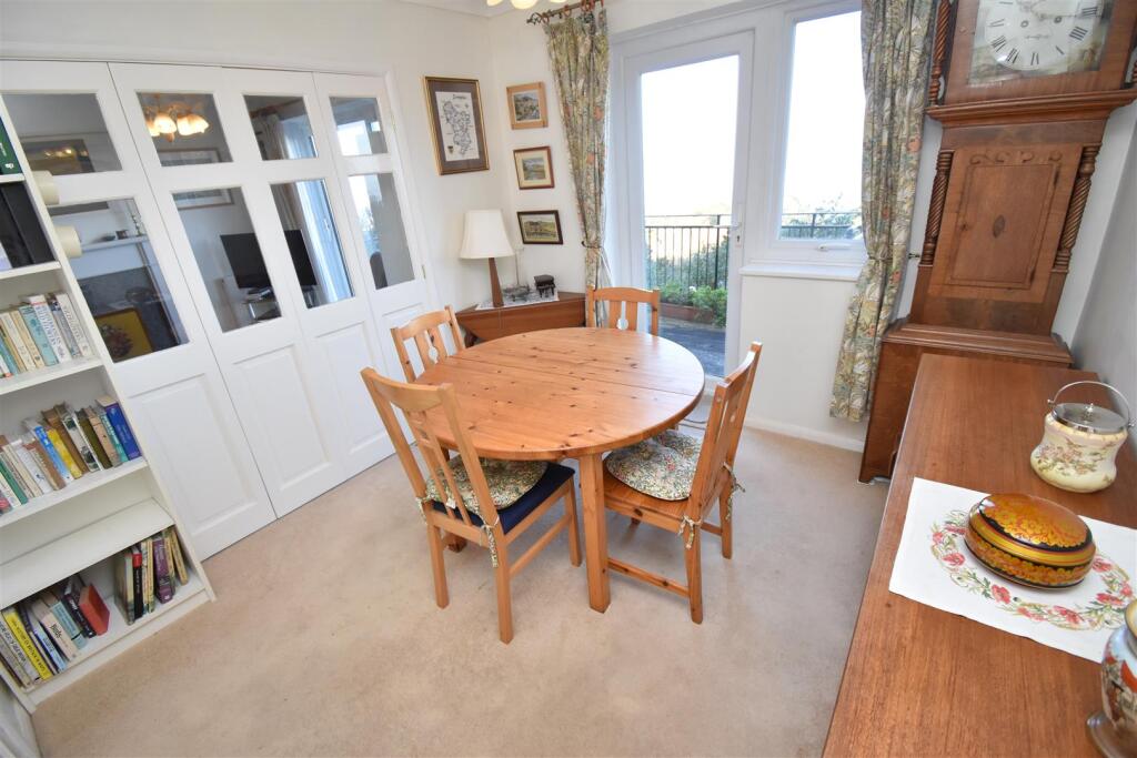 Dining room.JPG