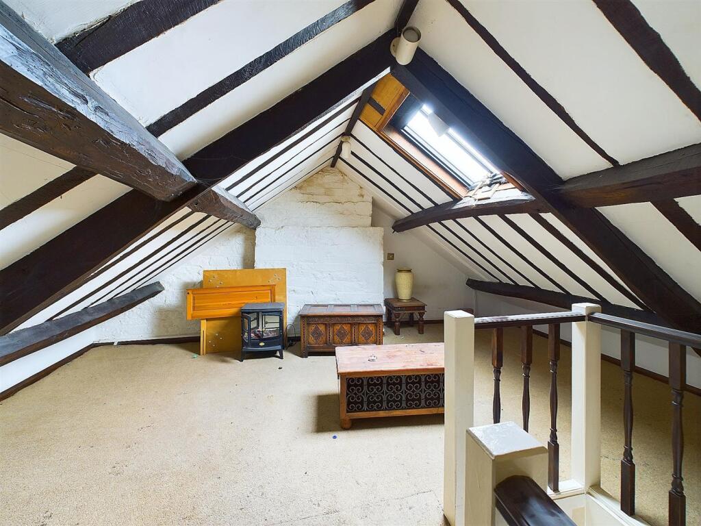 3 - TOP FLOOR 2 BED FLAT.jpg