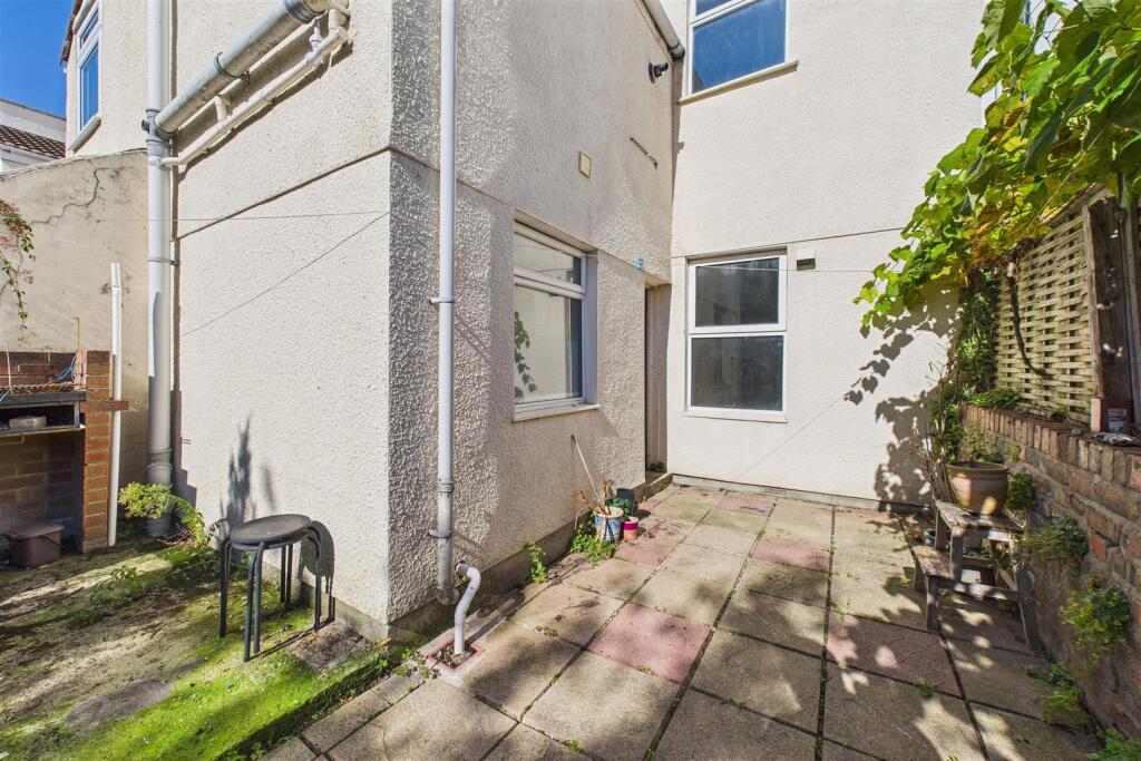 29 Queen Victoria Road Westbury Park, Bristol, BS6