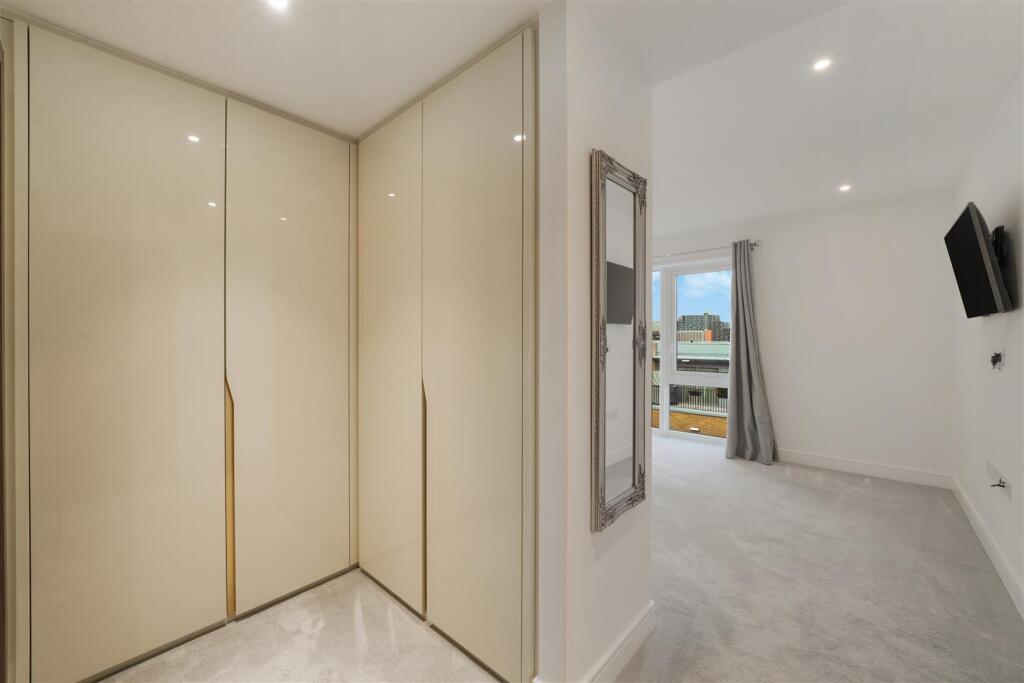 209 Faulkner House, Tierney Lane - agA2APrcz7z43Kg