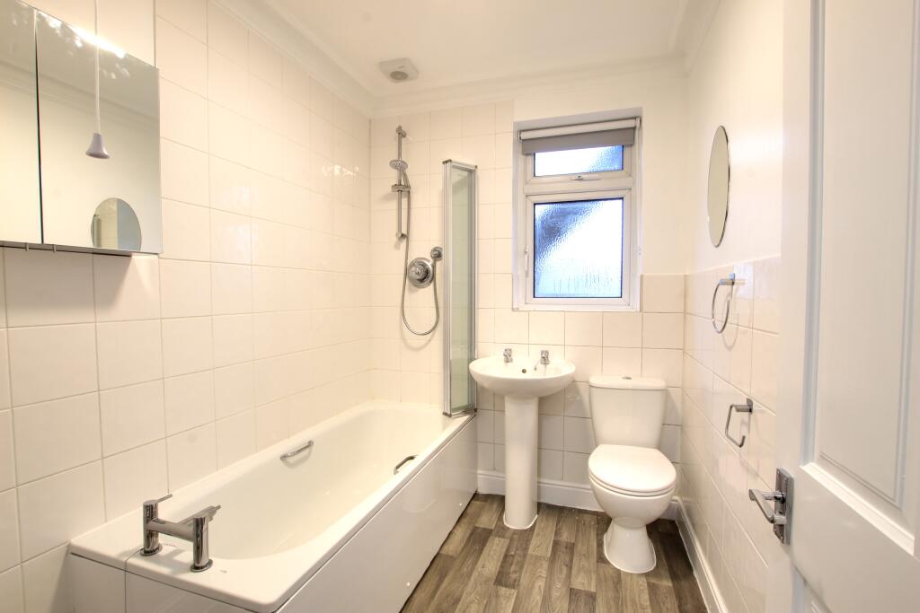 5 bathroom.jpg