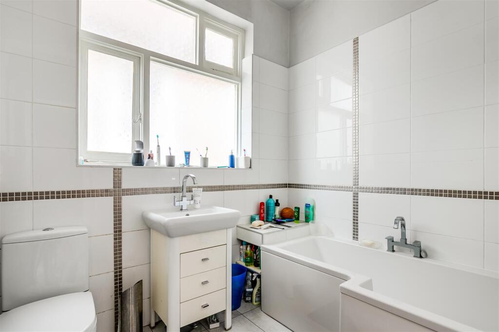 Hadley Gardens, W4 - FOR SALE