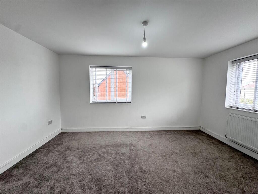Master Bedroom x 1