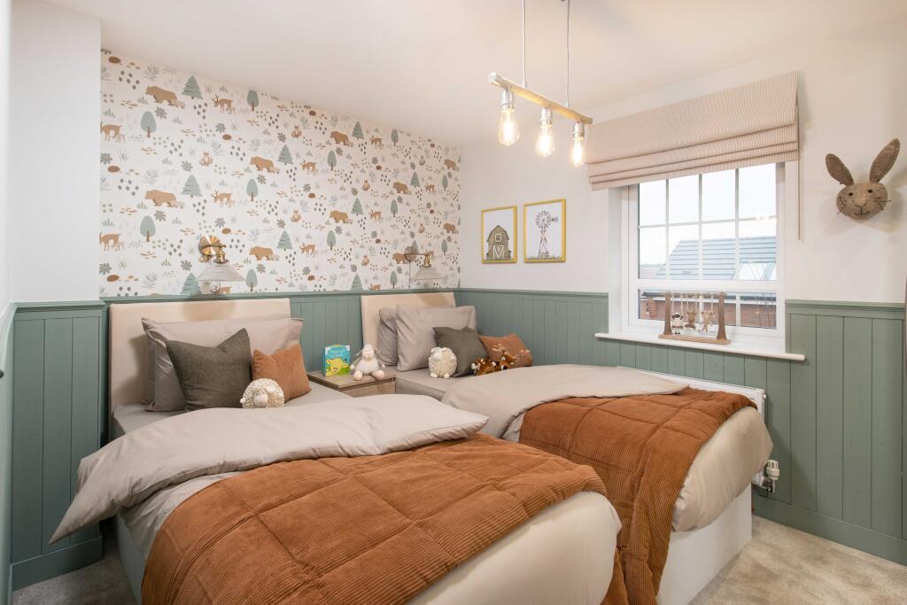 Spacious double bedroom