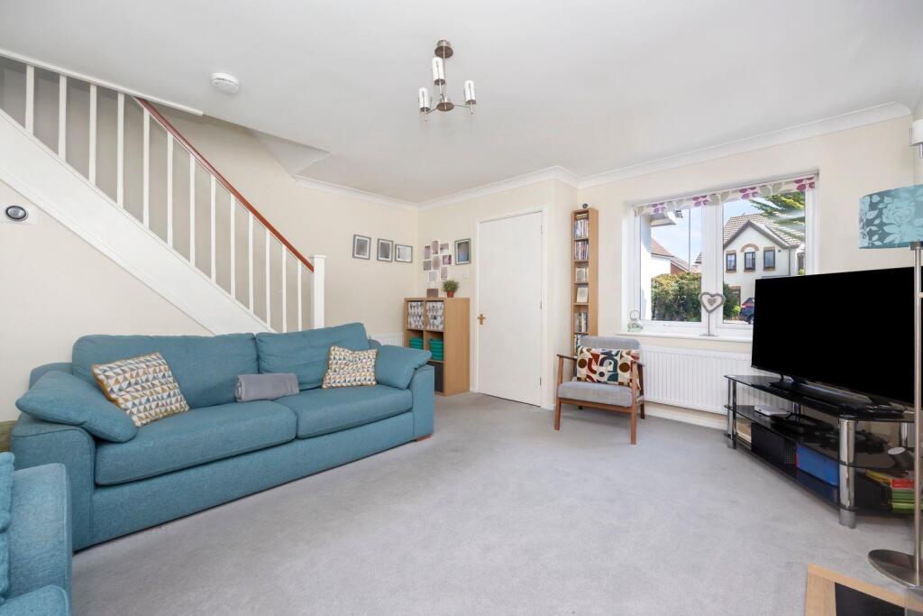 Henge Way 6 LOUNGE3.jpeg