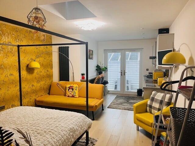 Annexe Bed/Sitting Room