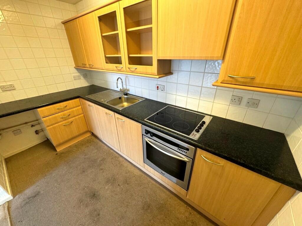 FITTED KITCHEN