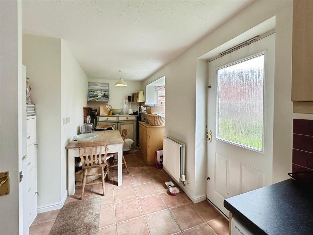 16efbdeb-B-49CF-B353-F7A60E94F091-3028-000001D74B5