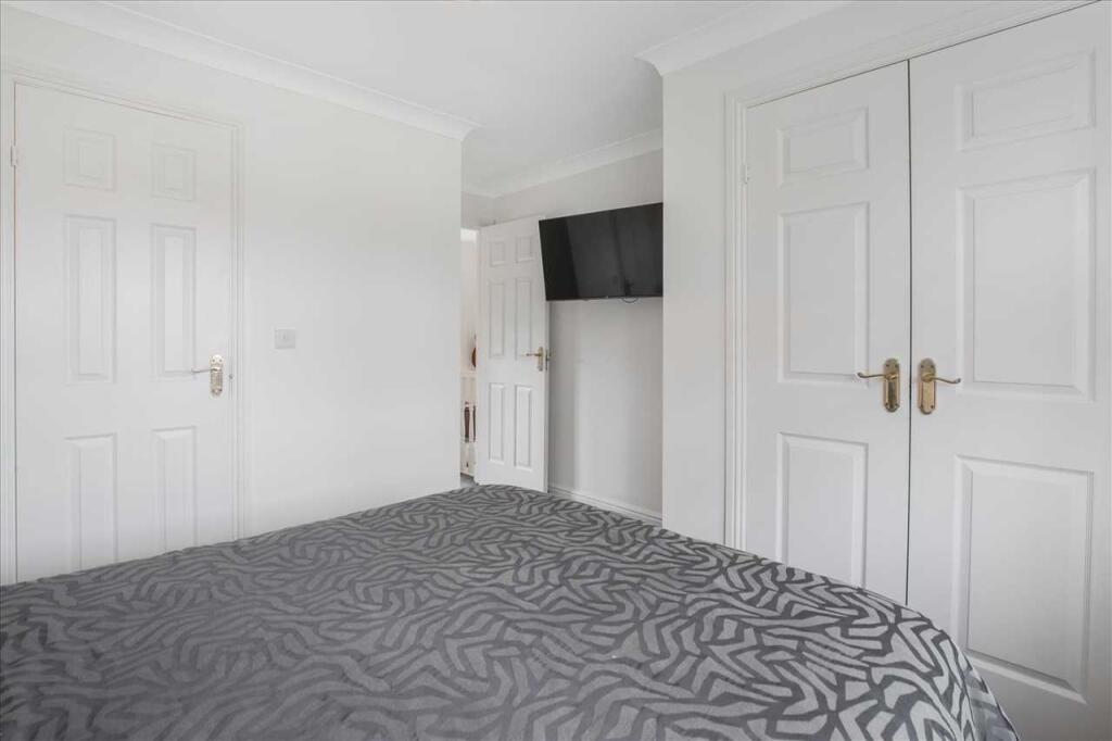 Bedroom One (3)