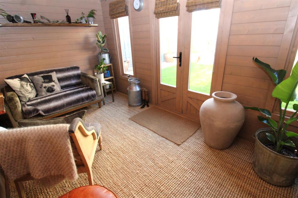 Garden room.JPG
