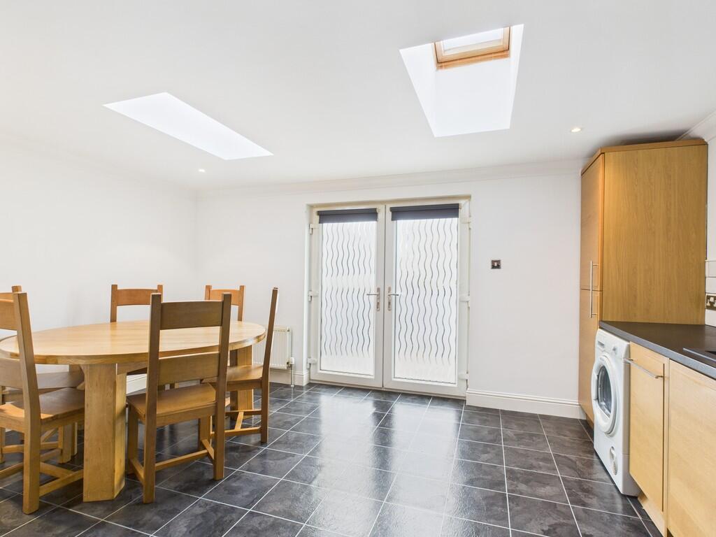 CAM05526G0-PR0042...