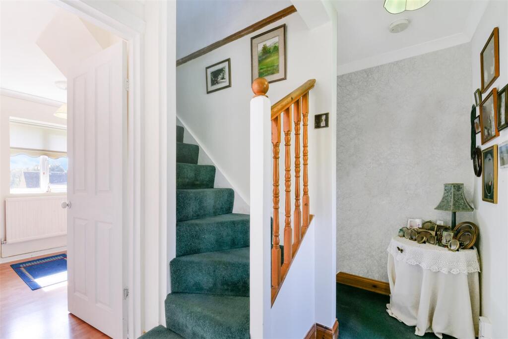 GALE CRESCENT, 6 (12).jpg