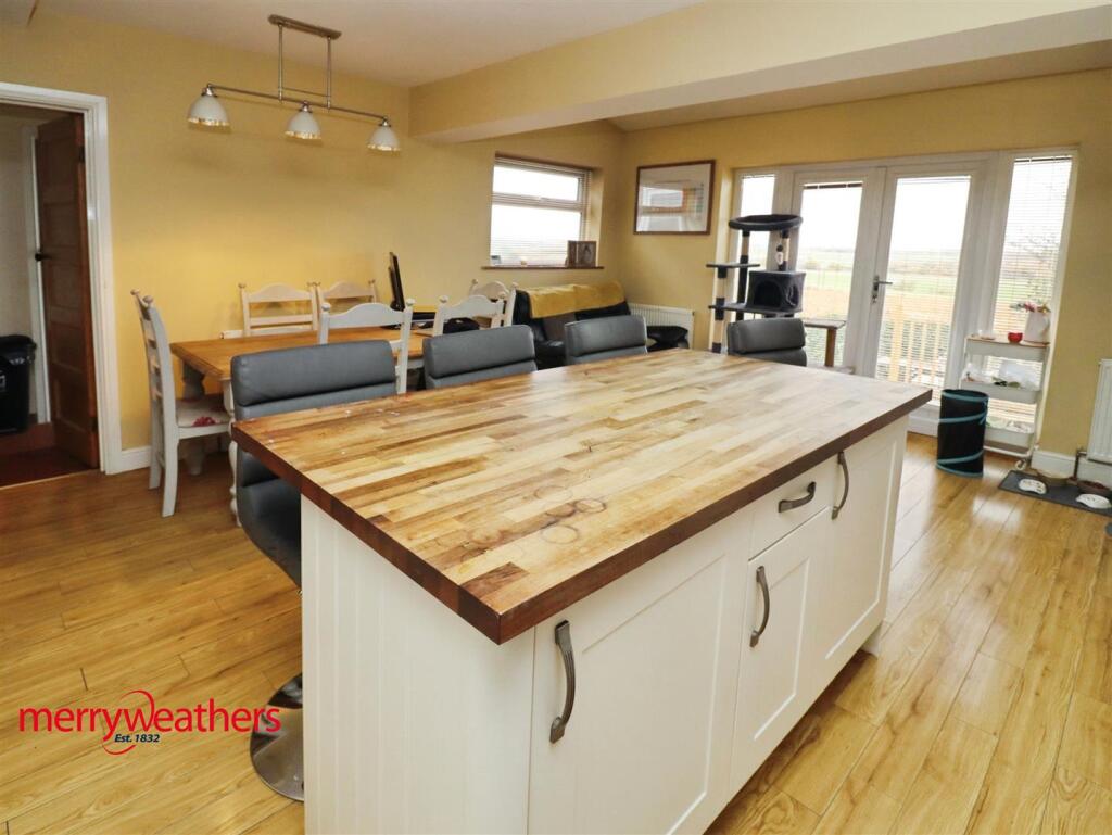 EXTENDED KITCHEN/DINER