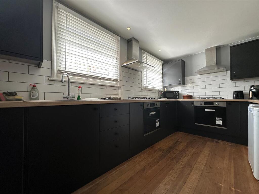 Kitchen III.jpg