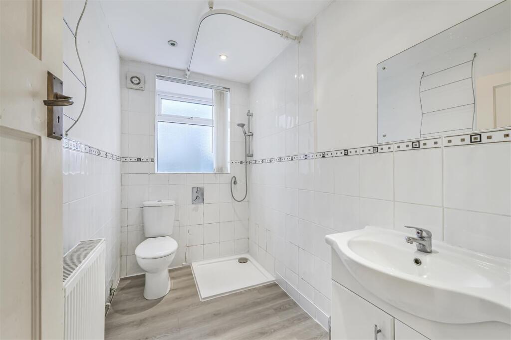 James_Anderson_-_Rosemary_Gardens_London__SW14_7HD