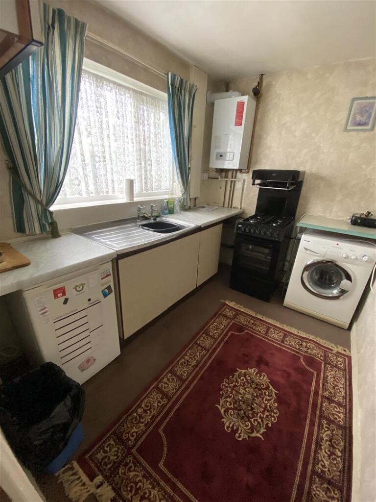 Kitchen:
