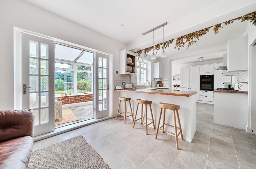 1303308-5-684083c...