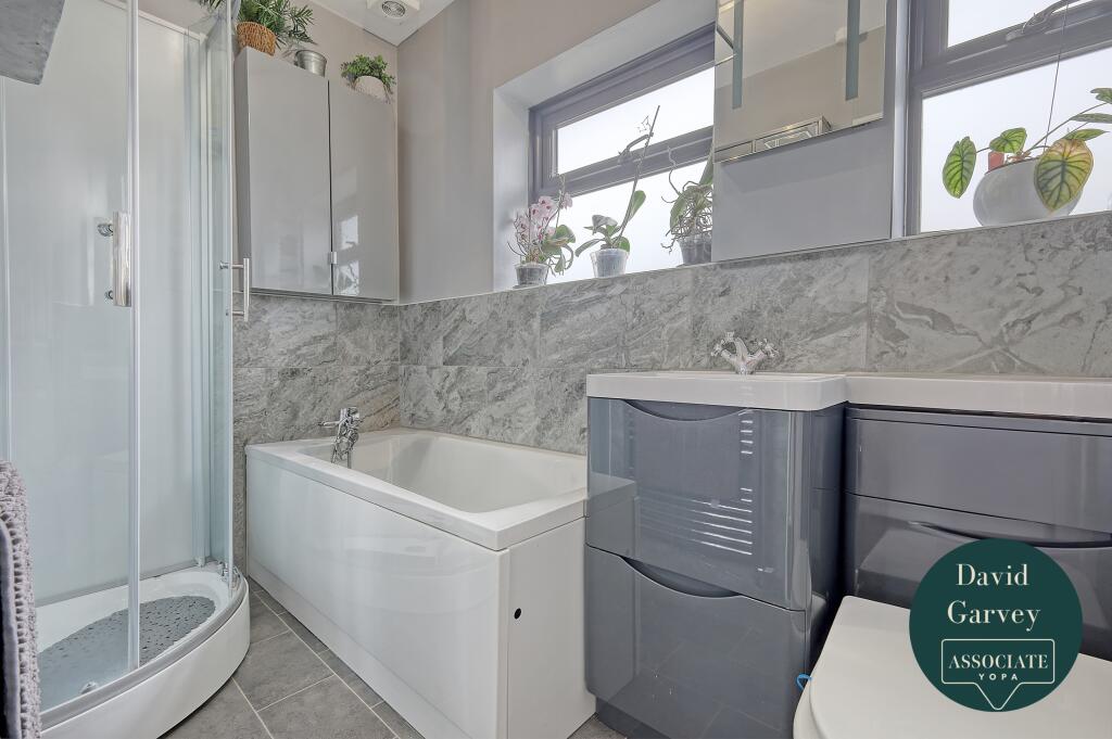 First Floor Bathroom Suite