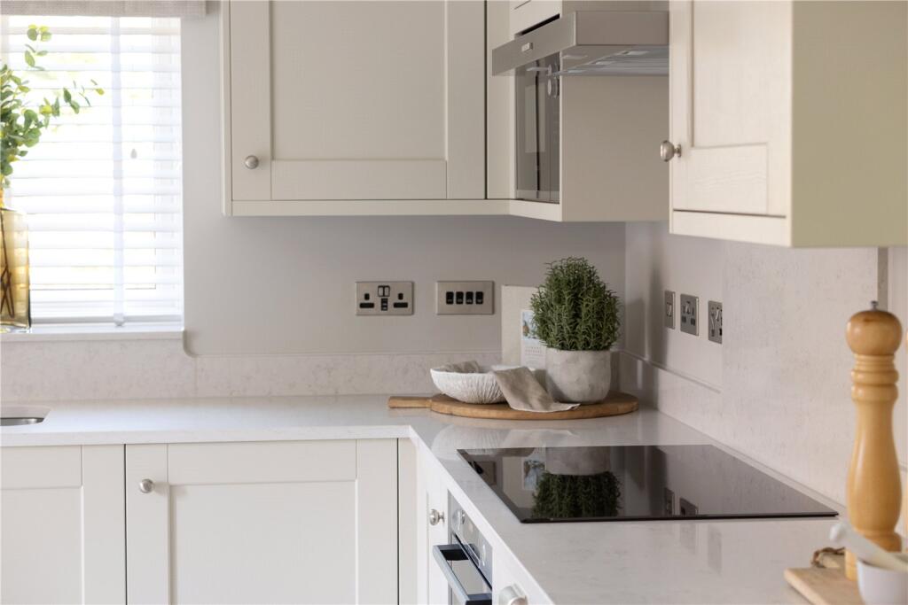 Fully Fitted Kitchen