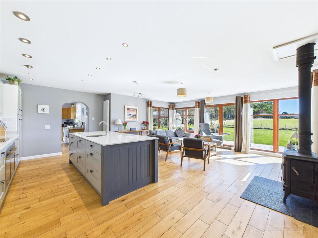 Kitchen / Dining / Family Room