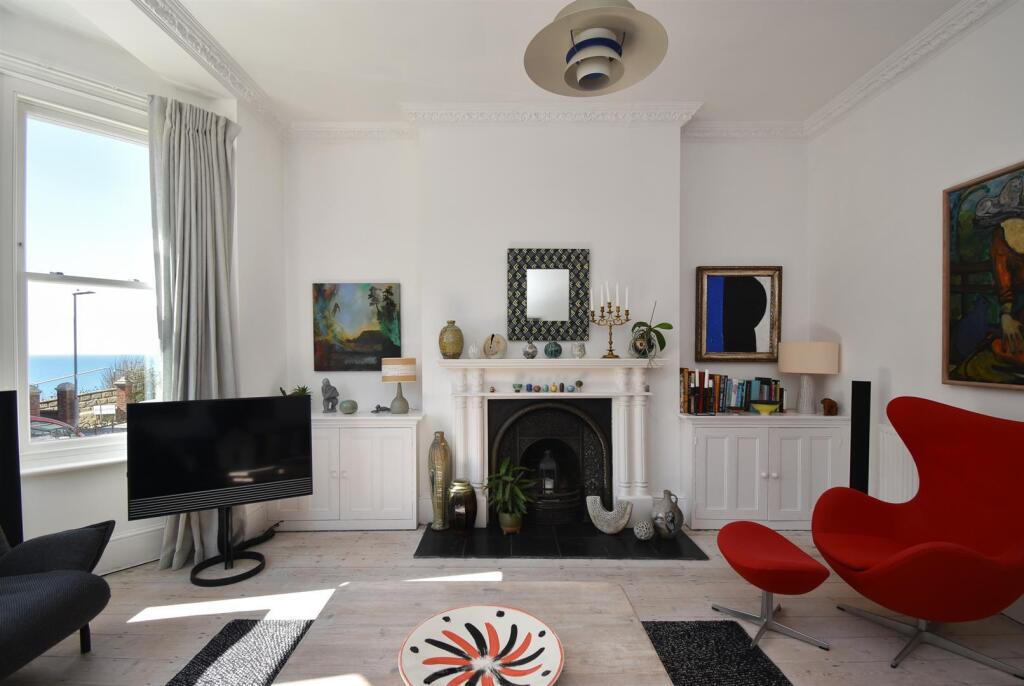 Living Room.jpg