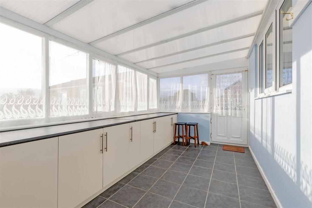 Utility Room-1.jpg